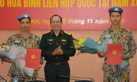 两名越南军官前往南苏丹执行联合国维和任务