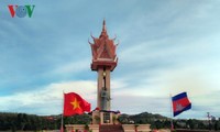 越柬友谊纪念碑落成典礼在柬埔寨举行