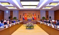 柬埔寨国会代表团对越南进行正式访问