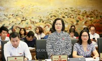 越南14届国会7次会议讨论经济社会情况