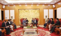 越共中央对外部部长黄平君会见老挝人民革命党中央对外部代表团