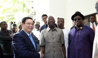 越南政府副总理王庭惠会见尼日利亚-越南企业协会代表团