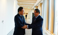 越南政府副总理陈刘光分别会见各国和国际组织领导人