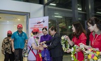 越捷航空公司将首批中国台湾游客送往顺化市富牌机场