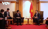 越南政府副总理黎明慨会见日本伙伴
