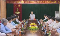  Nguyen Phu Trong rend visite au commandement de la 4ème zone militaire