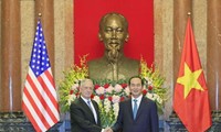 Le secrétaire américain à la Défense en visite au Vietnam