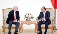 Nguyen Xuan Phuc rencontre le président de la FIFA