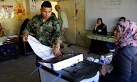   Élections en Irak: faible participation et irrégularités
