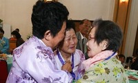 Corée: des familles séparées au mont Kumgang  