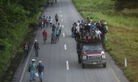 Face à l’avancée des migrants au Mexique, Trump va déployer l’armée à la frontière 