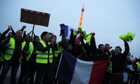 “Gilets jaunes” : 800 manifestants à Paris, 57 interpellations