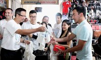 Hô Chi Minh-ville campagne pour mettre fin à la pollution plastique  