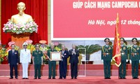 L’Ordre de l’Étoile d’or remis à d’anciens experts volontaires vietnamiens au Cambodge