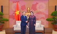 Nguyên Thi Kim Ngân reçoit le président de la Cour populaire suprême du Laos