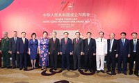 Vuong Dình Huê participe à la célébration de la Fête nationale de Chine