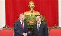 Nguyên Van Binh reçoit le vice-président de Qualcomm