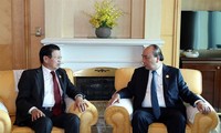 Le Premier ministre laotien en visite au Vietnam