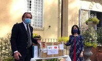L’ambassade du Vietnam en Italie contribue activement à la lutte contre le Covid-19