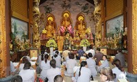 Cérémonie bouddhique en mémoire des héros morts pour la Patrie à Gac Ma