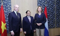 Pham Minh Chinh rencontre les dirigeants de l'organe législatif néerlandais