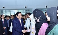 Pham Minh Chinh visite l’Université nationale du Brunei