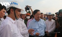 Le vice-Premier ministre Trân Hông Ha inspecte certains ouvrages de pointe dans le Sud