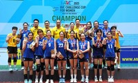 AVC Challenge Cup 2023 : l'équipe féminine de volley-ball du Vietnam remporte le titre.