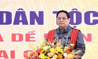 Pham Minh Chinh à la Journée de grande union nationale à Sìn Hô