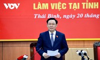 Vuong Dinh Huê travaille avec le Comité du Parti de la province de Thai Binh