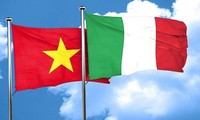 Vo Van Thuong signe l'accord d'entraide judiciaire en matière pénale entre le Vietnam et l'Italie