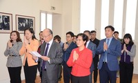 L’ambassade du Vietnam en France rend hommage aux rois Hung