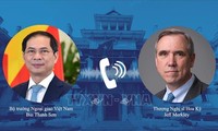 Entretien téléphonique entre Bùi Thanh Son et Jeff Merkley