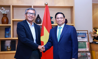 Pham Minh Chinh rencontre des dirigeants de grands groupes indiens