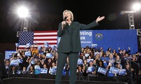 US elections: Young voters support Clinton