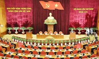 Results of Party Central Committee’s 5th plenary meeting applauded