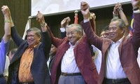 World leaders congratulate Malaysian PM Mahathir Mohamad