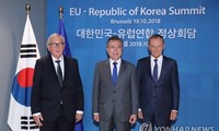 EU, South Korea commit to free trade, Korean peace