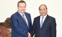 Nguyen Xuan Phuc reçoit le chef de la diplomatie serbe