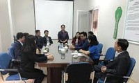 Le vietnamien du commerce: Leçon 1:  Présenter les participants à une discussion