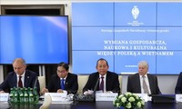 Le vice-PM Truong Hoa Binh au colloque sur la coopération économique Vietnam – Pologne