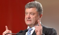 Ukrainian President signs arms supply deals with NATO