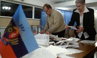 Pro-Russian faction leading elections in eastern Ukraine