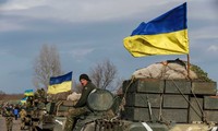 Ukraine crisis: Both sides withdraw most of heavy weapons 