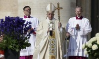 Pope Francis condemns global terrorism 