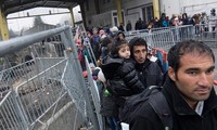 Austria considers asylum applications at borders