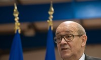 French defense minister in Iraq for talks on anti-IS war