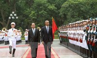 US President Barack Obama begins official visit to Vietnam