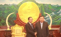 Lao Party leader and President receives Vietnam’s NA Vice Chairman