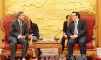 Party external relations official receives Singaporean Foreign Minister